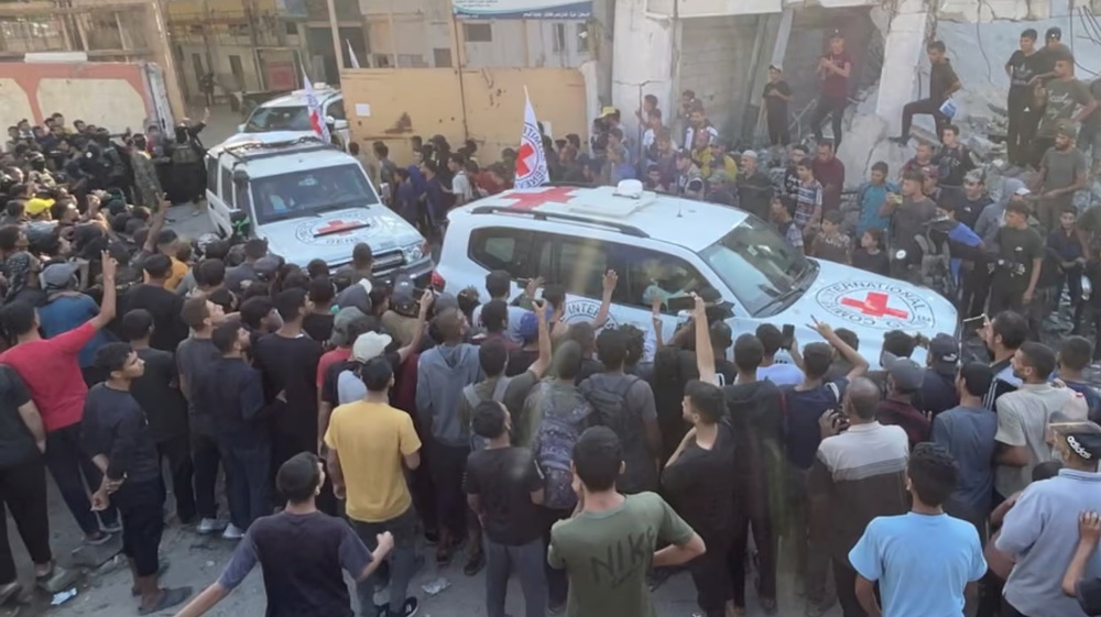 Hamas Serahkan Tujuh Tawanan Israel Pertama kepada Palang Merah di Jalur Gaza